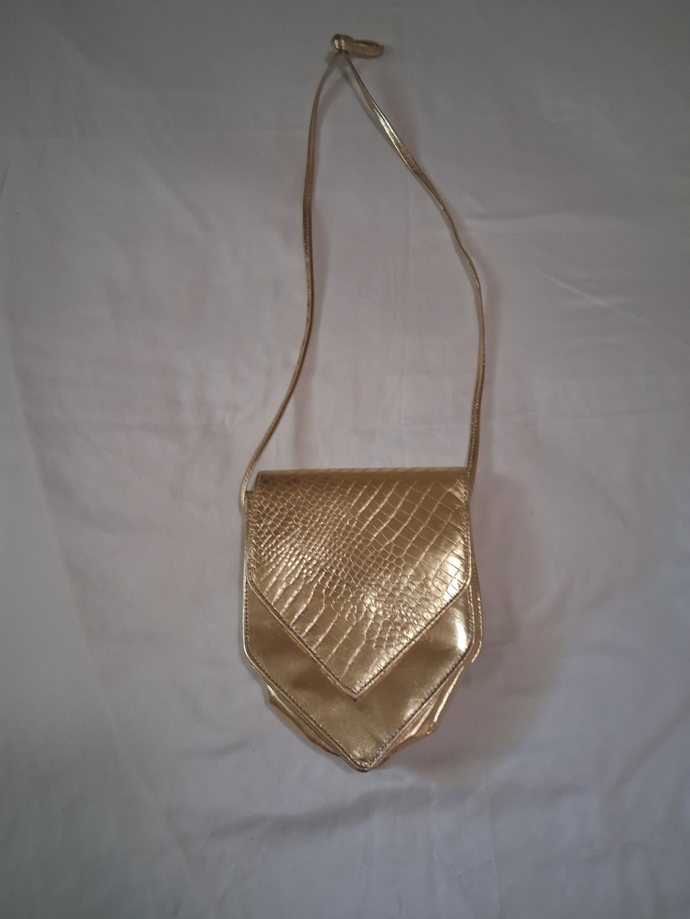 Metallic Gold Crossbody Bag with Textured Flap - Picture 5 of 6